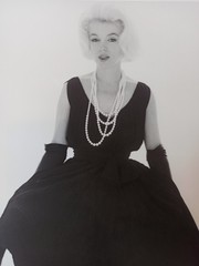 Bert Stern – Marilyn Monroe – in black dress with pearls – limited & signed