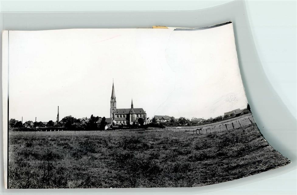 40137574 – 4775 Herzfeld Meadows and Church Photo 10 x 15 cm OK Scan Warped