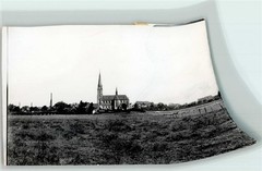 40137574 – 4775 Herzfeld Meadows and Church Photo 10 x 15 cm OK Scan Warped