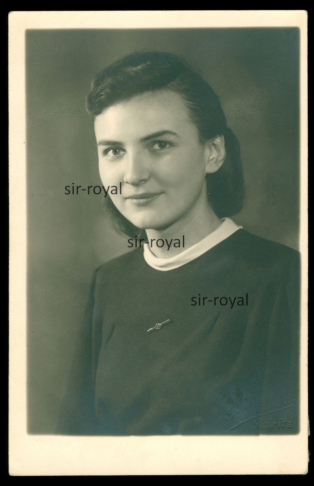 Gliwice 1930s – Pretty Woman in Portrait – Silesia Gliwice – Photo Postcard 9x14cm