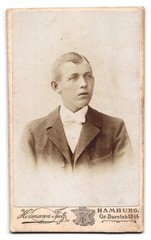 Photograph Hermann Tietz, Hamburg, Size Brustah 12-14, View Hamburg, Frontans