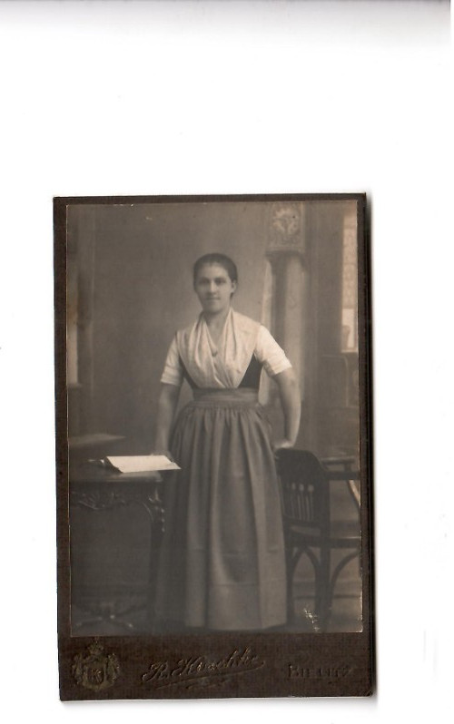 13765-CDV * Lady Statue * Bielitz around 1910