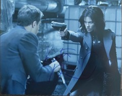 KATE BECKINSALE *** Actress Hand Signed Autograph COA