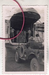 PHOTO PHOTO AIRCRAFT BRISTOL 170 FREIGHTER F-VNAK AIR VIETNAM LOADING JEEP