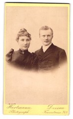 Photograph Hartmann, Dessau, Franzstrasse 24 b, portrait young couple in fashion