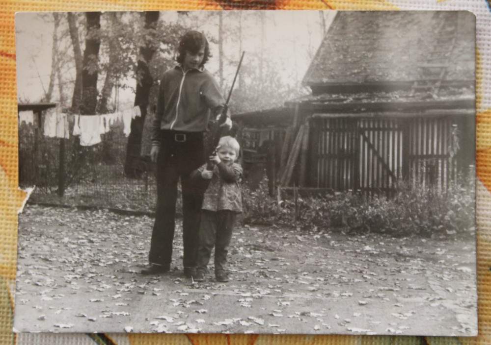 Photo GDR 1974 Nature Rifle Man Leisure People Vintage CA