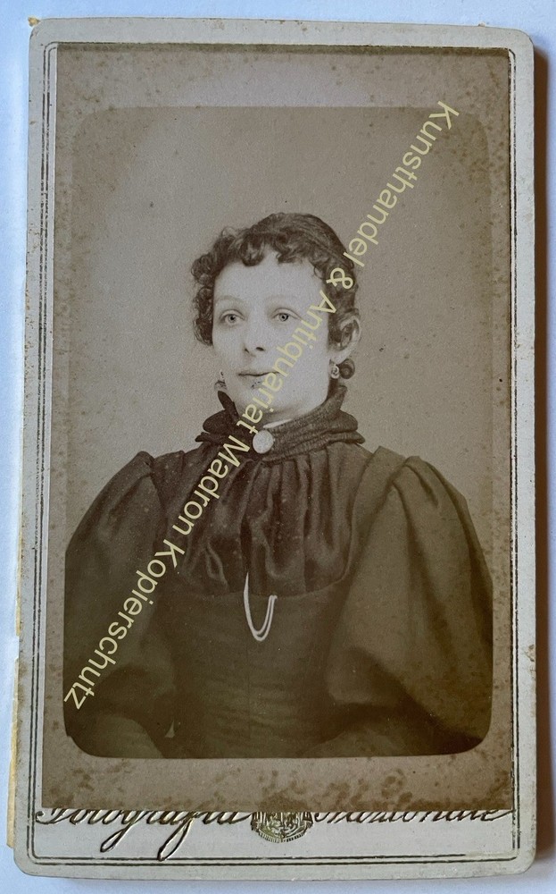 orig. CDV photo photograph old picture woman lady around 1880 Fotografia Nationale Cuneo