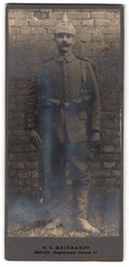 Photograph F. G. Meinhardt, Erfurt, Magdeburger Str. 27, portrait soldier in Fel
