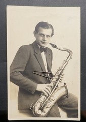 Photo Portrait Musician Saxophone 1948 Augsburg Signature Signature Instrument Postcard