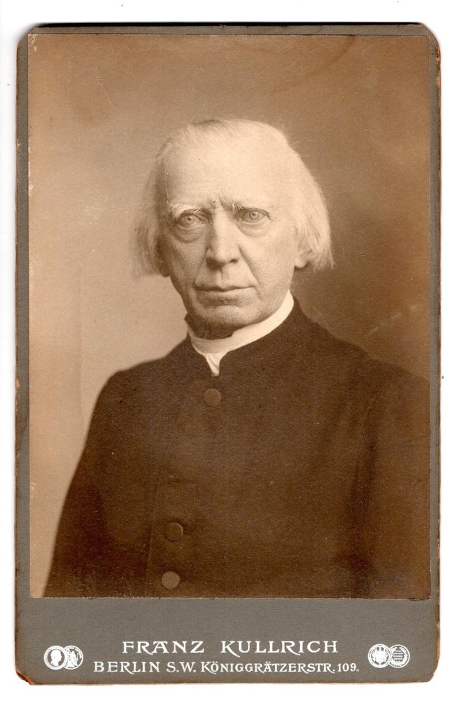Expressive photograph of elderly gentleman, reminiscent of Franz Liszt, Kullrich 104