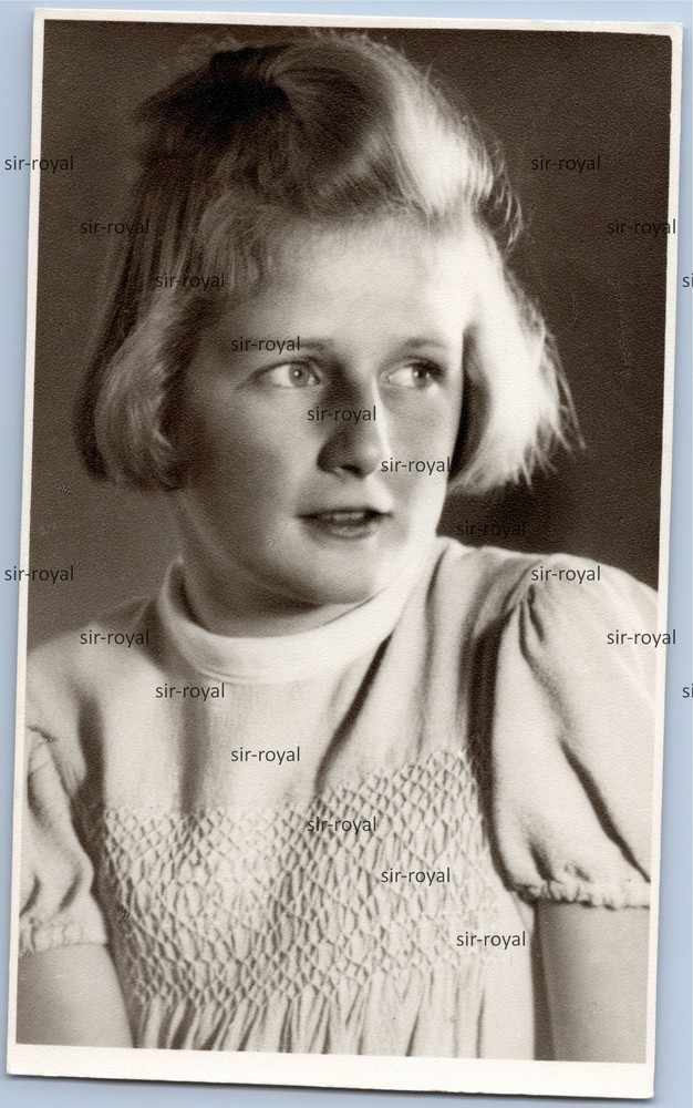Flensburg 1930s – Blonde Girl in Portrait – Photo Postcard 9x14cm