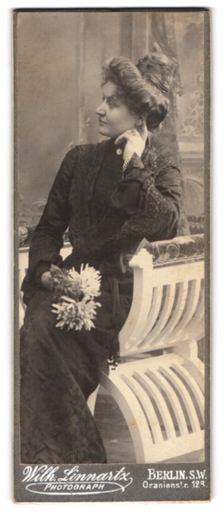 Photograph Wilh. Linmartz, Berlin, Oranienstraße 123, Lady with Extravagant Fr