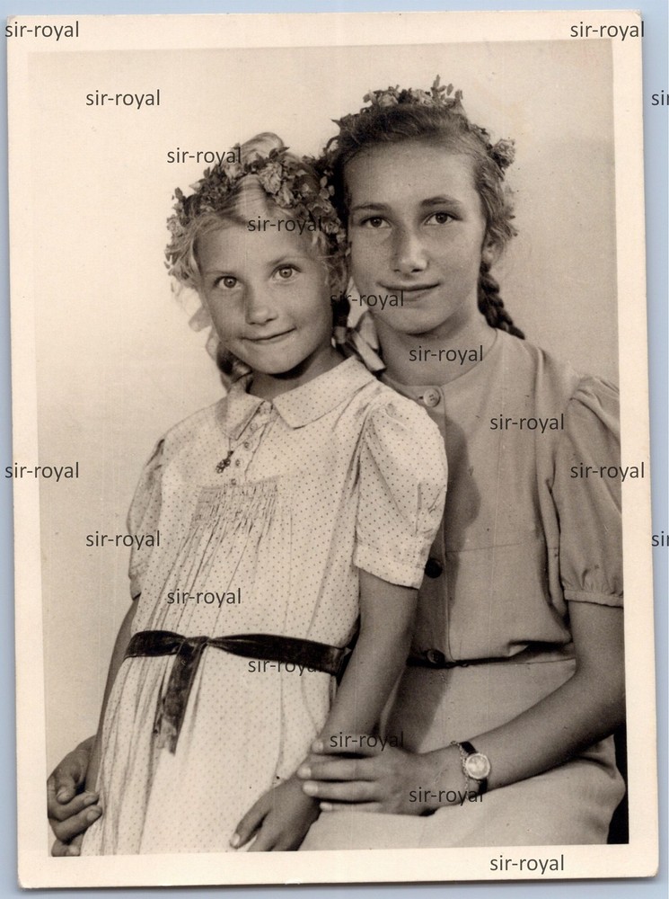 Belzig 1949 – Blonde Girl with Flower Wreath in Hair – 1940s – Photo 7x10cm