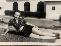 Vintage WW2 / 1940s Pretty Young Confident Woman / Pinup Sexy Legs Photo – #3