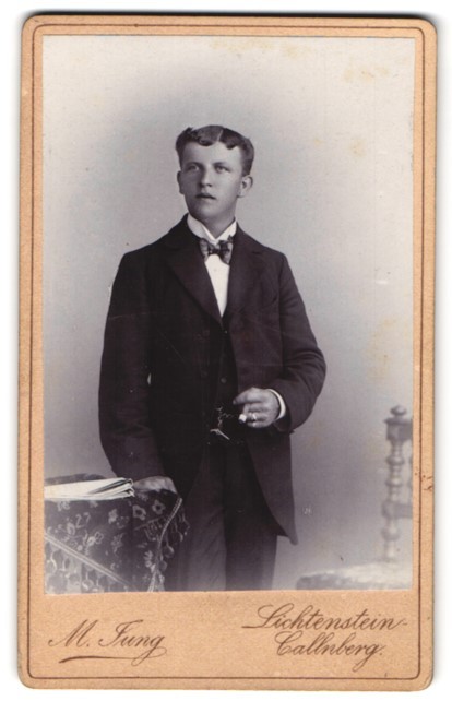 Photograph M. Jung, Lichtenstein-Callnberg, Schulgasse 175, portrait of a young
