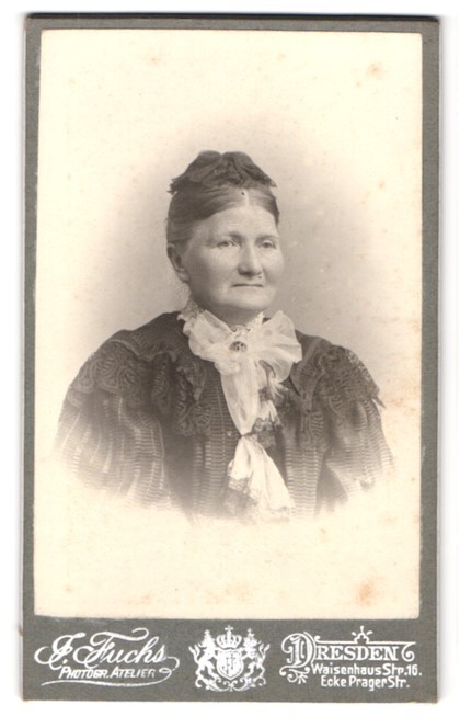 Photograph J. Fuchs, Dresden, Waisenhaus-Str. 16, portrait elderly lady in a ruffle