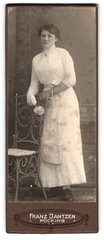 Photograph Franz Jantzen, pocking, portrait young lady in white clothes