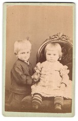 Photograph W. Johannes & Singer, Passau, Grabengasse 476, portrait children couple i