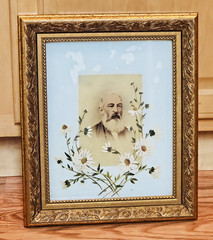 Lot 2 Vintage Gold Framed Black White Portrait Photographs Hand Painted Flowers