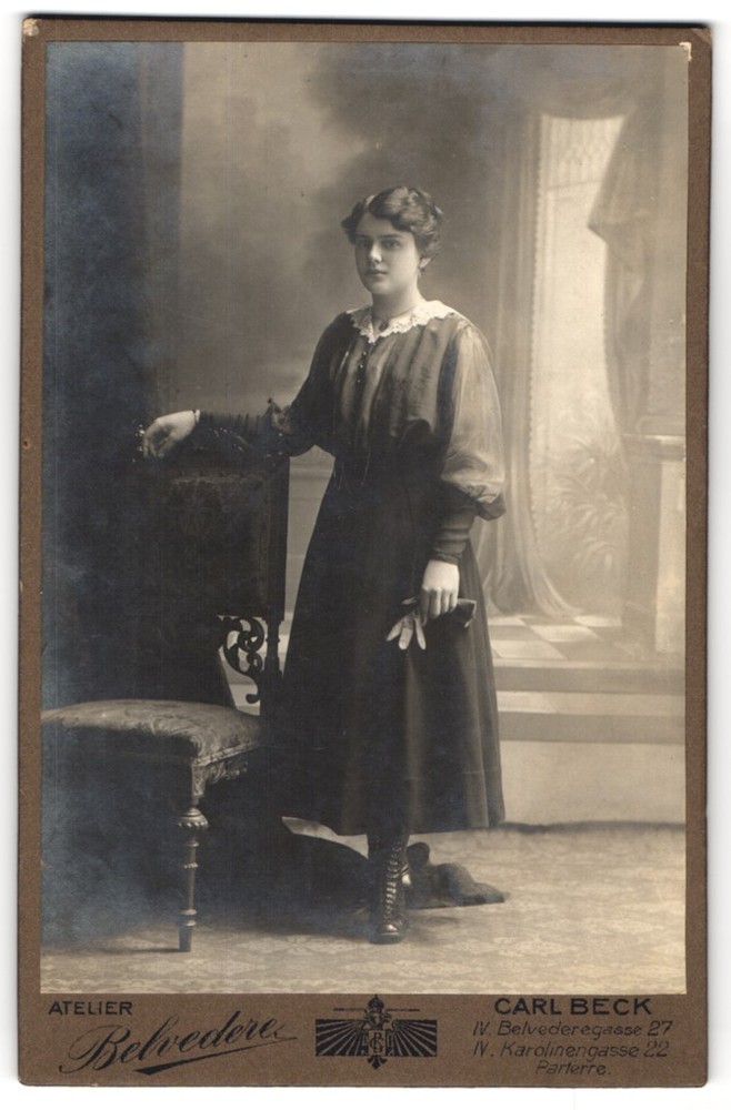 Photograph Carl Beck, Vienna, Belvederegasse 27, Karolinengasse 22, Young Lady in