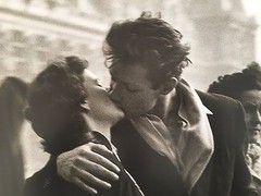 ROBERT DOISNEAU,LE BAISER,1950,RARE AUTHENTIC 1980’s ART PRINT, LAST ONE!!