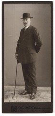 Photography MAx Höfele, Munich, Dachauer-Str. 25, portrait man in dark suit