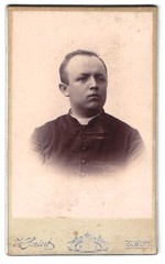 Photograph I. Schleif, Olomouc, Sporrenasse No. 25, portrait of a man in gei
