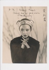Original Hand Signed Photo Anna Mae Wong (in English & Chinese) 1920s/30