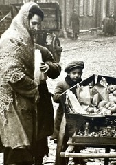 Roman Vishniac photograph of Gesia Ulica Warsaw Poland 1937