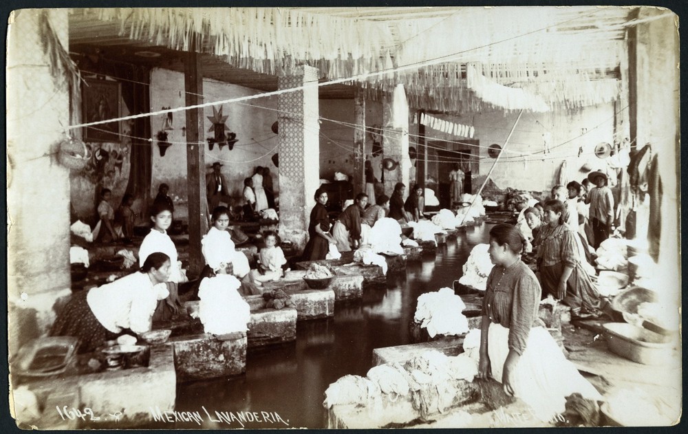 Larger size C. B. WAITE photo , Mexican women washing clothes, Mexico, rare, , V