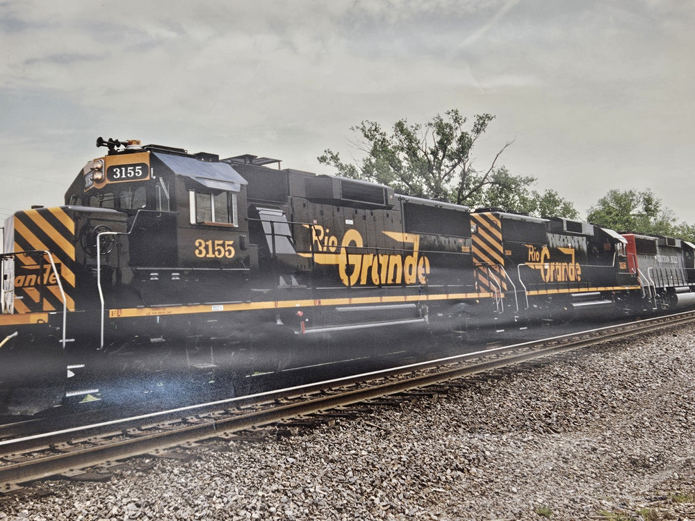 Large Print (17″x12″) D&RGW GP60 #3155 Train Photo 1980s-90s Some Wrinkling Nice