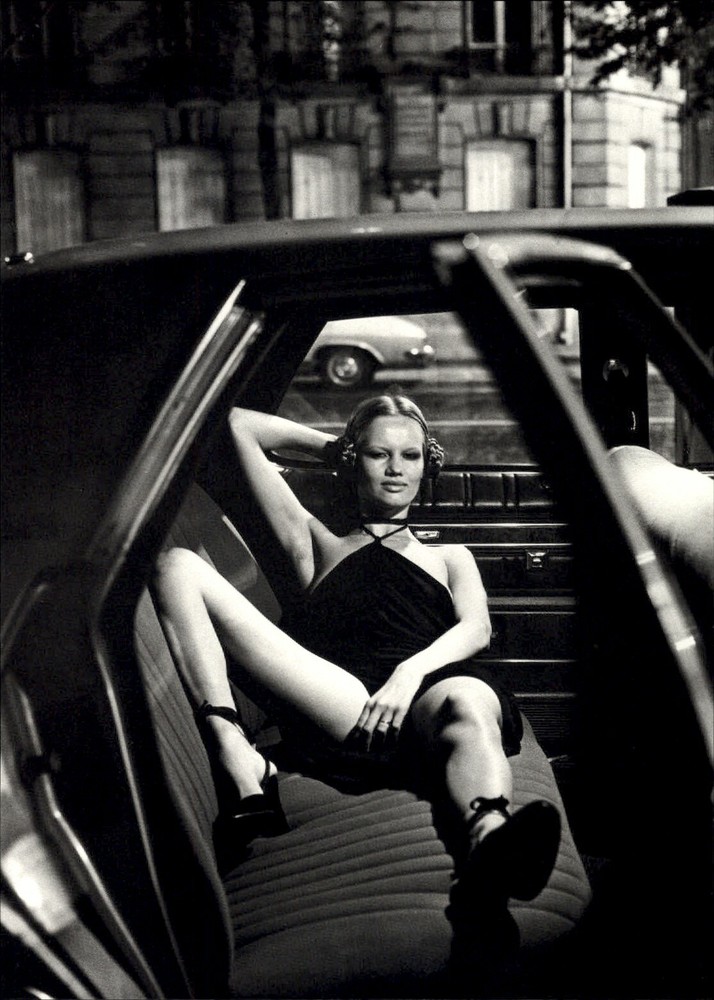 1976 Helmut Newton Legs Wide Open In Back Seat Blonde Art Photo Engraving 11