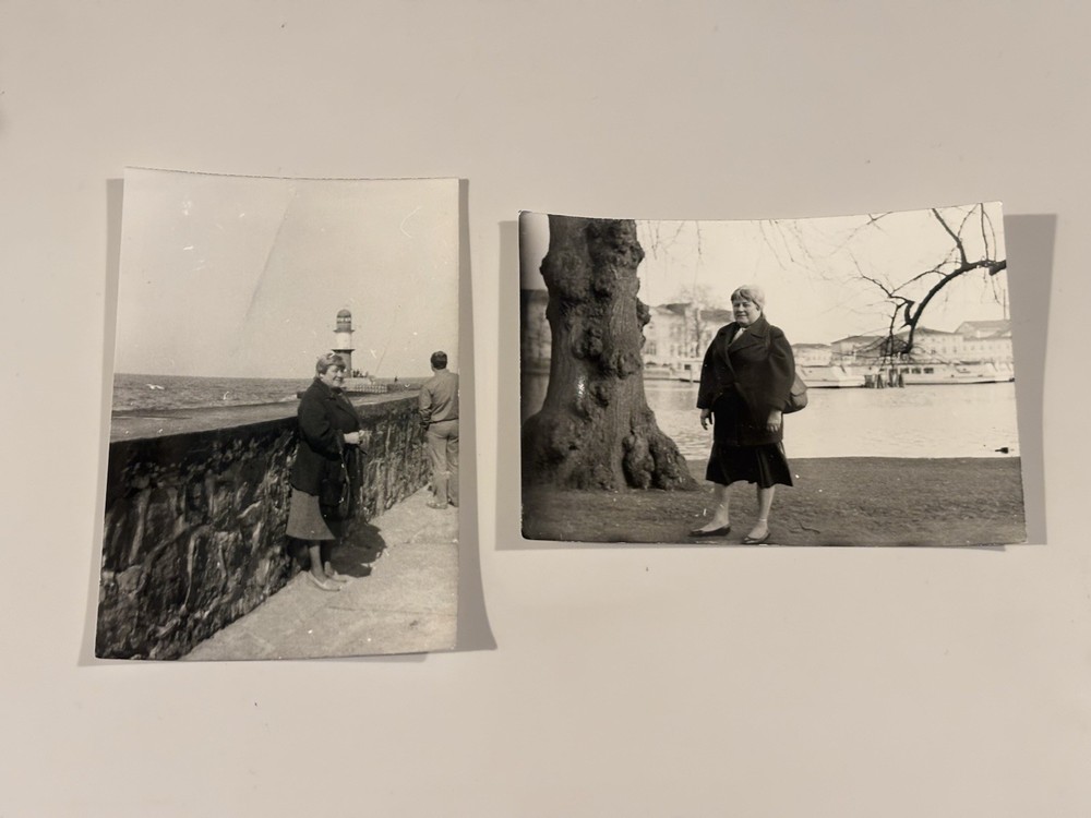 📸 Set 2x Original Photo Woman by Sea and Harbor Karl Marx City GDR 1960s 7×10