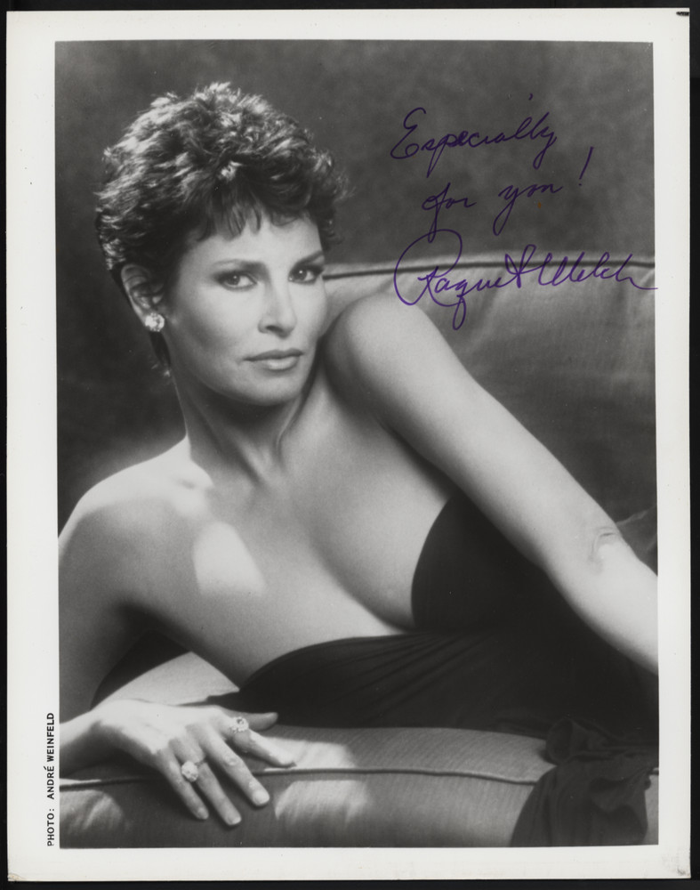 Raquel Welch Actress Autographed 8×10 Photo w/COA WWE35-42