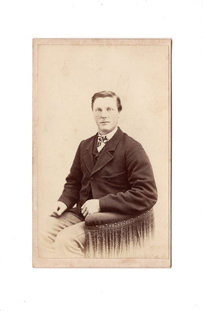 Knight’s CDV Photo Male Portrait / Fine Gentleman / Named – Buffalo / USA 1875