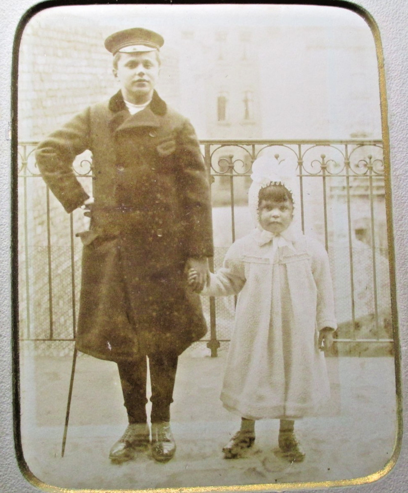 RARE Private Photo CDV from 1902! probably dad with child girl bes. Fashion & Format