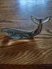 signed Abraham Palatnik lucite whale made in Brazil 6″ x 4″ tall excellent condi