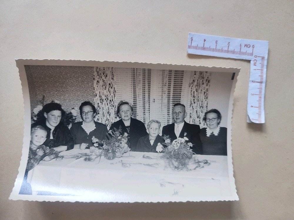 ⚫ Vintage Photograph Photo 1950s Family Children Parents