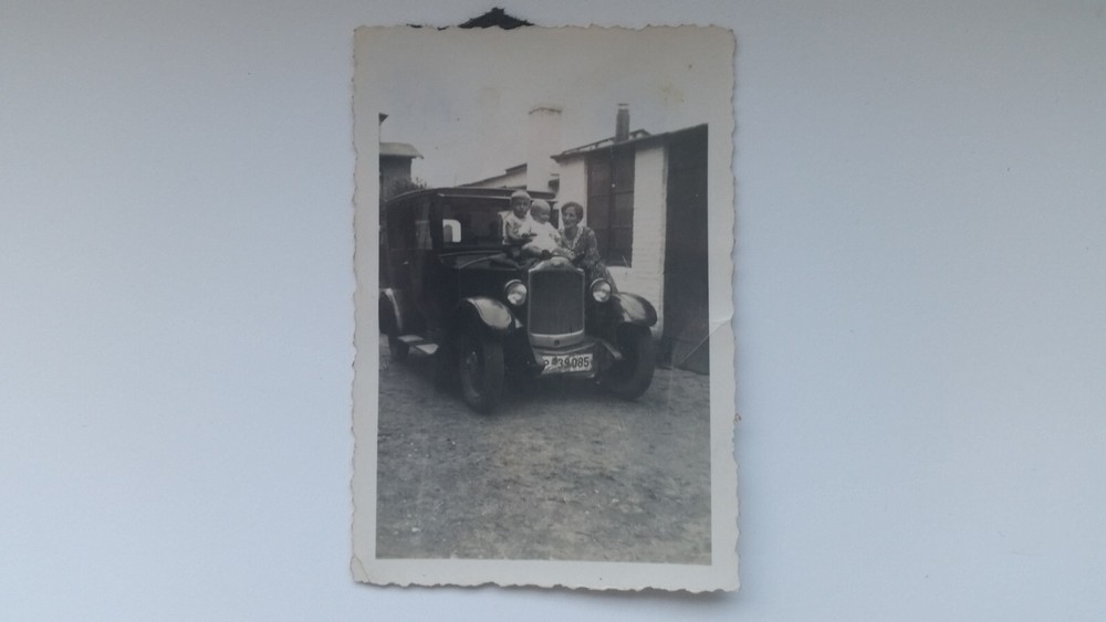 Photo 19R983 Vintage Car Lady with 2 Children circa 1930s approx 6x9cm