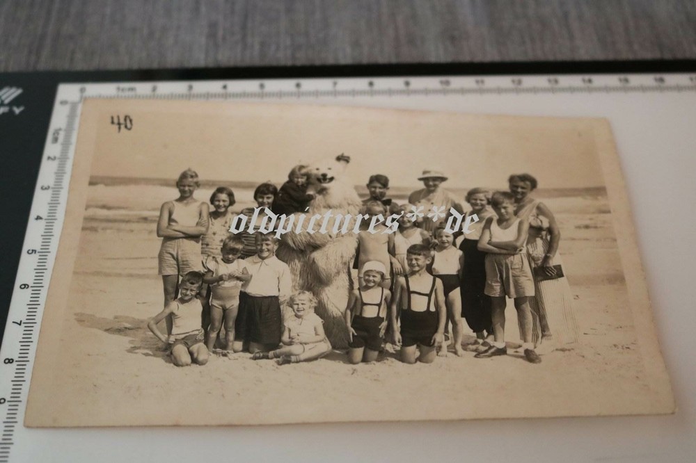 tolles altes Gruppenfoto mit Eisbär – Wangerooge ???? (2)
