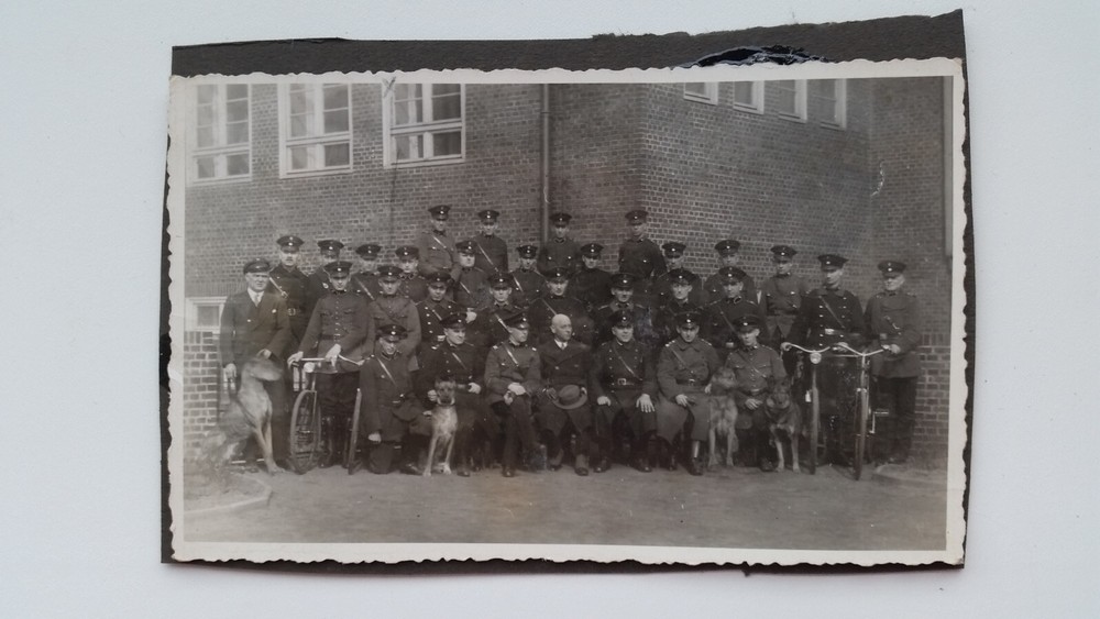 Photo 16R809 Schutztruppe Dog Squadron Police Uniform c.1930s approx. 9x14cm