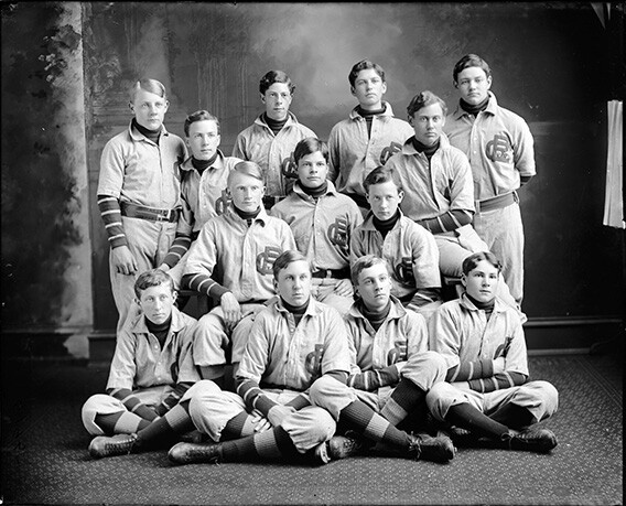 Georgetown Prep Team Photograph – Vintage Photo from 1905