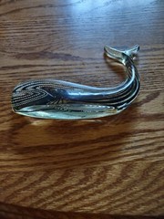 signed Abraham Palatnik lucite whale made in Brazil 6″ x 4″ tall excellent condi