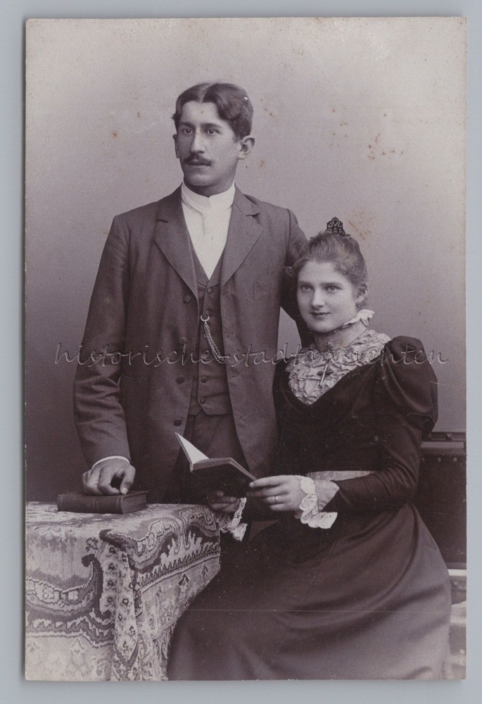 Portrait Couple Man Woman – Old Photo vmtl. 1900s