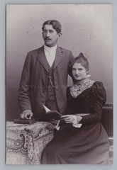 Portrait Couple Man Woman – Old Photo vmtl. 1900s
