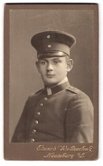 Photograph Eduard Weolleschak, Naumburg a. S., Windmühlenstr. 30, Portrait Einj