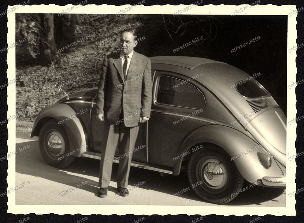 Photo-VW-Beetle-Volkswagen-Beetle-Vehicle-Automotive-Man-