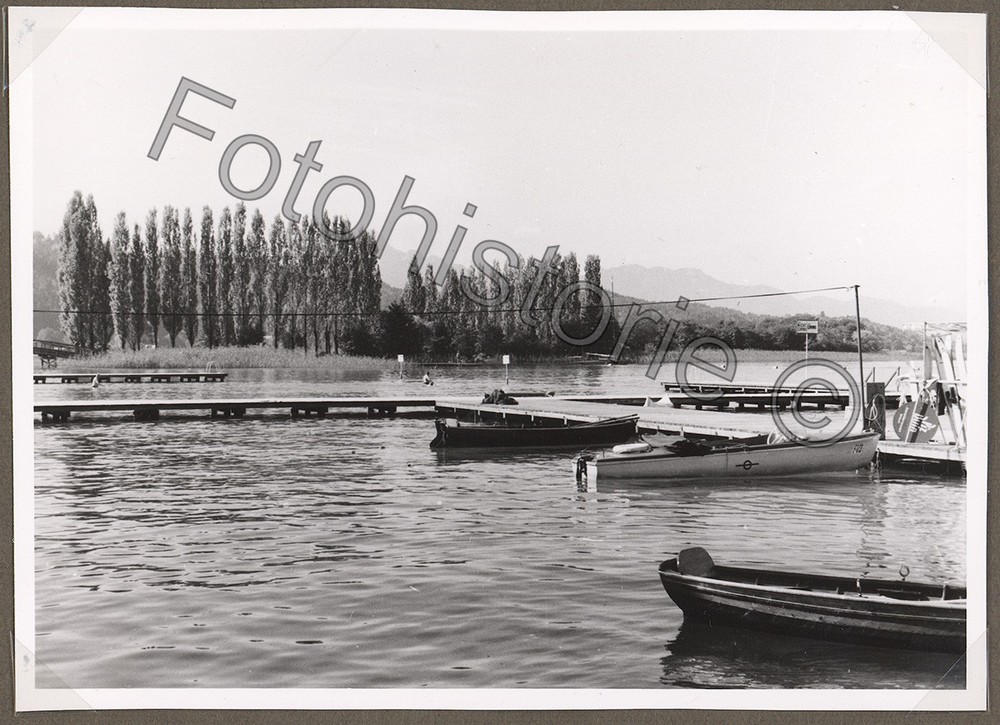 Photo Austria Pörtschach Wörthersee boats jetty leisure 1960s ship port