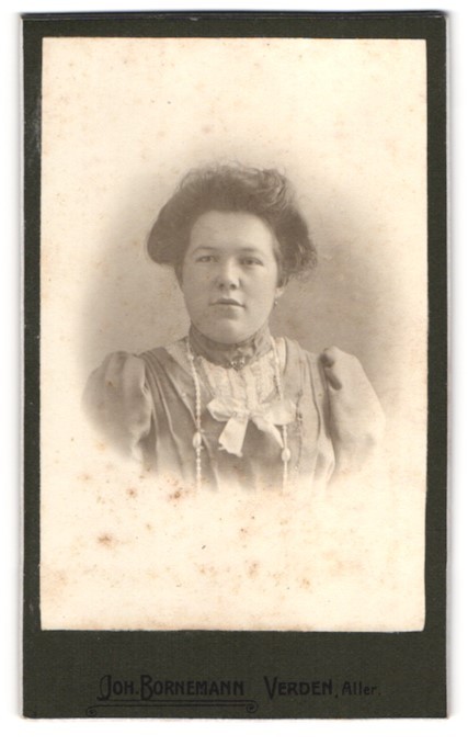 Photograph Joh. Bornemann, Verden, Portrait Woman with Bow CDV / Cabinet Photo