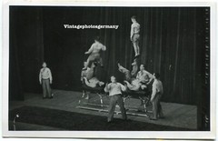 K7892 Foto Artisten Zirkus Akrobaten Circus Künstler